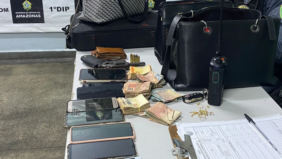 Perseguição e prisão após roubo de 80 mil reais em estabelecimento no Japiim – Veja Vídeo