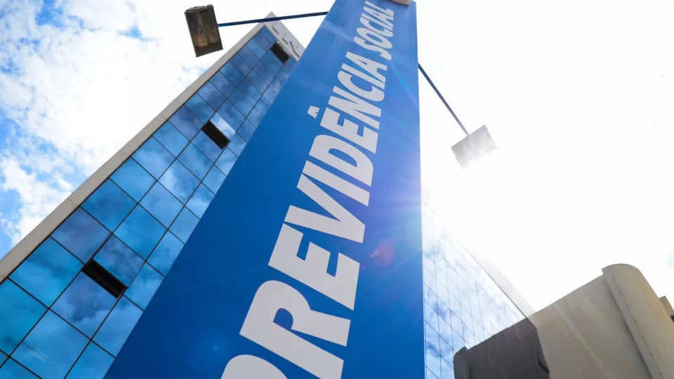 INSS altera limite de juros do empréstimo consignado