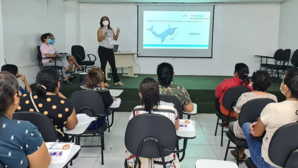 Curso de qualificação é ofertado para mulheres feirantes de Manaus