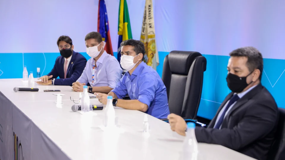 Prefeito antecipa segunda parcela do 13° e salários de Dezembro dos Servidores