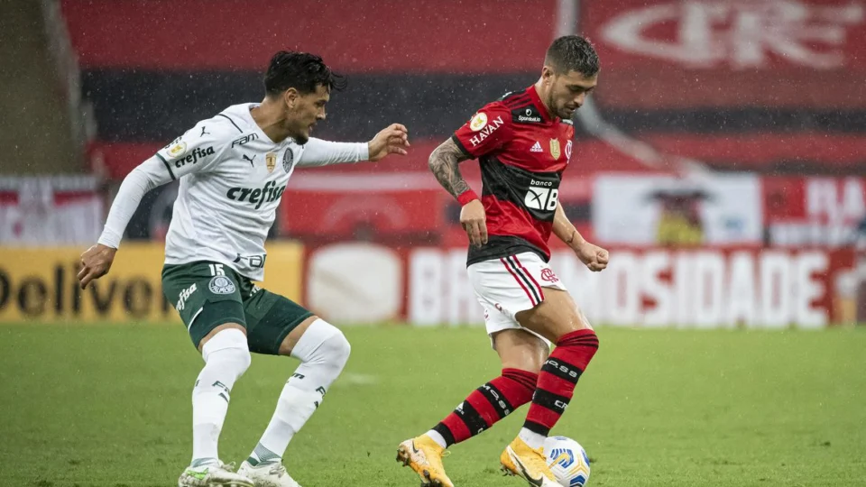 Flamengo e Palmeiras se enfrentam neste sábado (27) para conquistar taça Libertadores