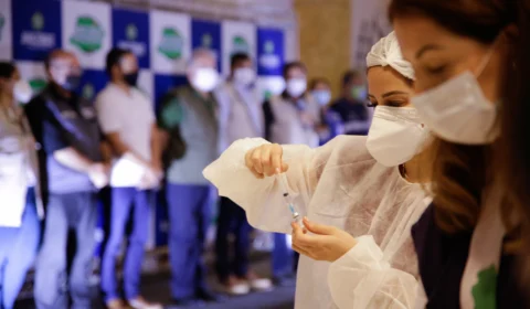 Vacinação contra a Covid-19 terá 54 pontos de vacinação até sexta-feira (12)