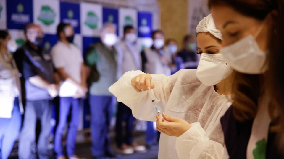 Vacinação contra a Covid-19 terá 54 pontos de vacinação até sexta-feira (12)