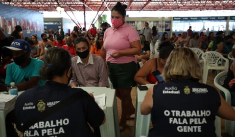 Primeiro dia de entrega do Auxílio Estadual distribui mais de 7,5 mil cartões