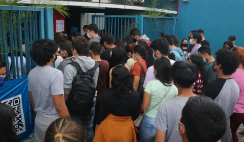 Participantes do Enem 2022 realizam provas de exatas neste domingo