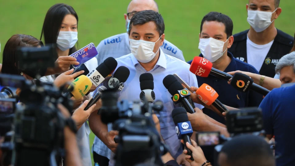 Em treino da seleção brasileira feminina de futebol, Wilson Lima afirma que Amazonas está apto a sediar grandes eventos