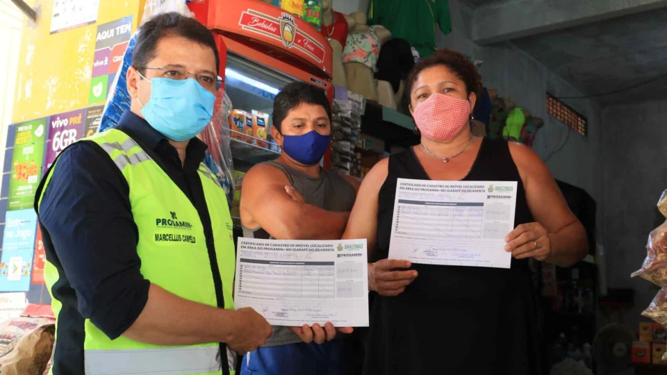 Certificado de imóveis é entregue para moradores que serão reassentados pelo Prosamin+