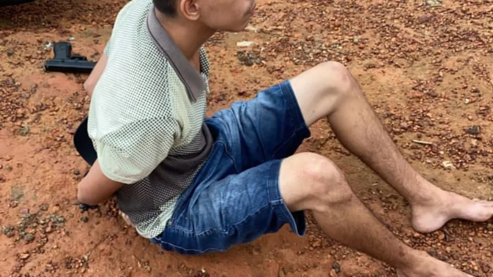 Após cometer assaltos com arma falsa e moto roubada, homem é  preso no Santo Agostinho; VÍDEO