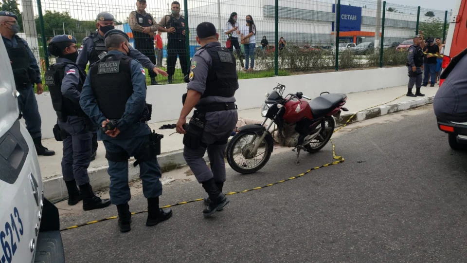 No Monte das Oliveiras um atirador dispara contra dois supostos assaltantes e mata um deles; Veja vídeo