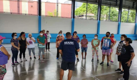 Idosos participam de atividades físicas pela Sejusc nas zonas Leste e Sul da cidade