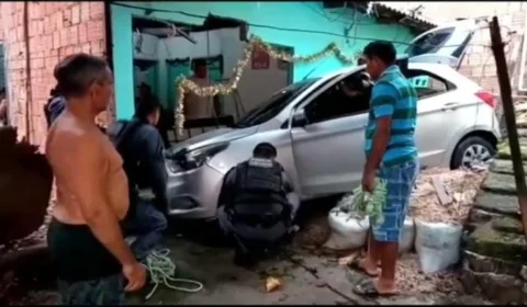VÍDEO; Perseguição policial acaba com casa destruída no Nova Esperança
