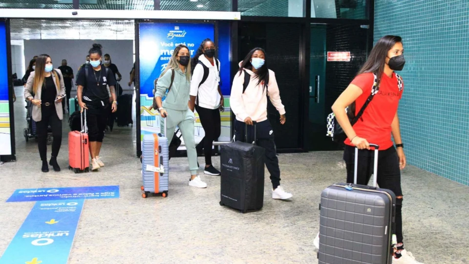 Seleção Brasileira feminina de futebol desembarca em Manaus nesta segunda (22) para torneio
