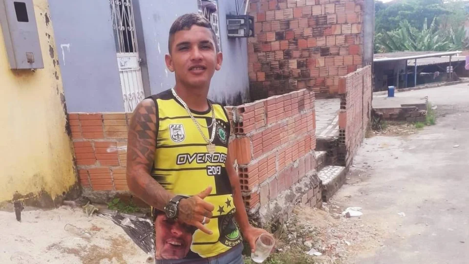 Matou para não pagar dívida de 100 reais e está foragido