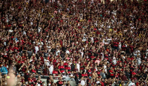 Flamengo é denunciado no STJD por canto homofóbico em jogo com Grêmio