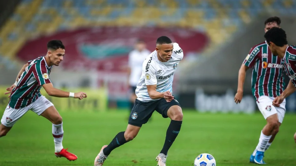 Tentando fugir da série B, Grêmio enfrenta Fluminense nesta terça (09) pelo Brasileirão