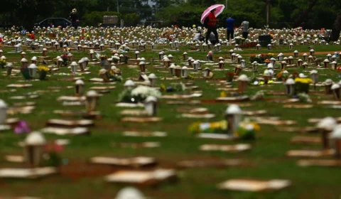 DIA DAS MÃES: 500 mil pessoas são esperadas nos cemitérios de Manaus