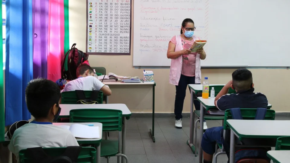 Escolas de São Paulo voltam às aulas sem revezamento