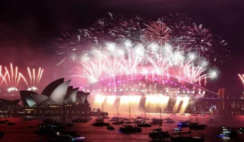 Nova Zelândia e Austrália comemoram com fogos a chegada de 2022