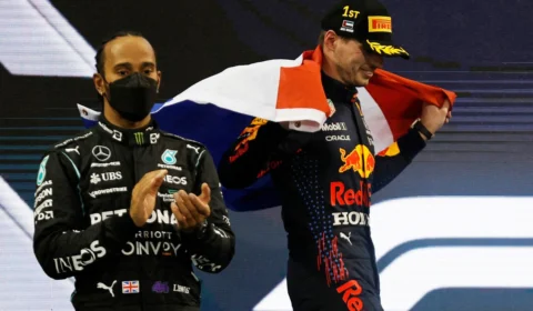 Mercedes protesta após Verstappen derrotar Hamilton na Fórmula 1