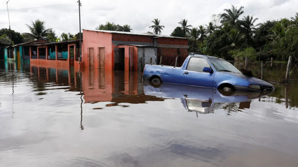 Bahia estima em R$ 2 bilhões custo para reconstruir casas e estradas