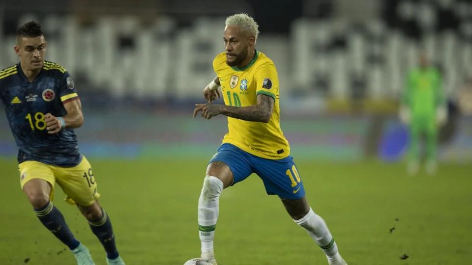 Brasil fecha 2021 na vice-liderança do ranking de seleções