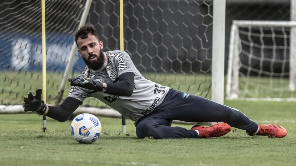São Paulo fecha com o goleiro Jandrei