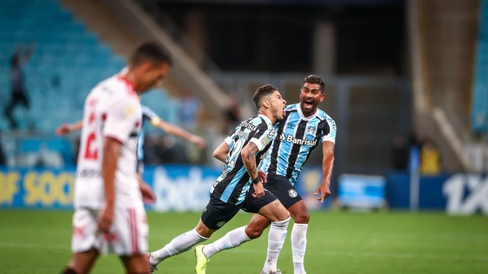 Grêmio derrota São Paulo e ganha fôlego na luta contra o rebaixamento