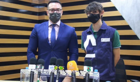 Amom e Guedes vão à justiça contra o “cotão”