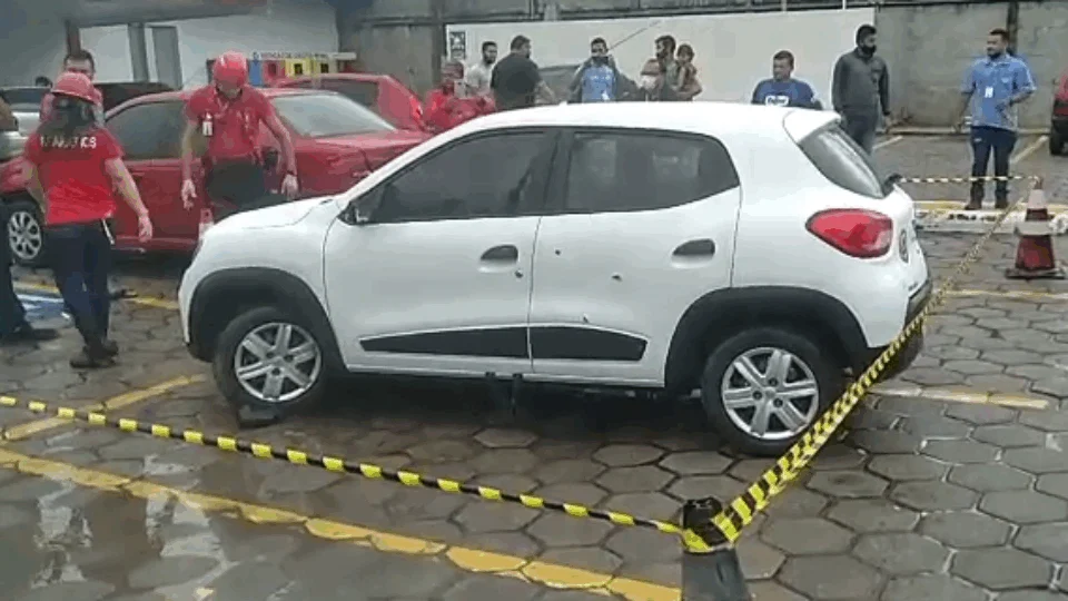 Vídeos de tiroteio em loja na Torquato Tapajós