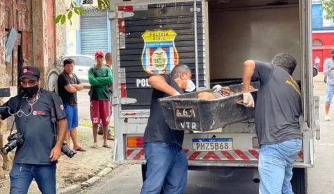 Enrolado em dois sacos , corpo de homem é encontrado em meio ao lixo