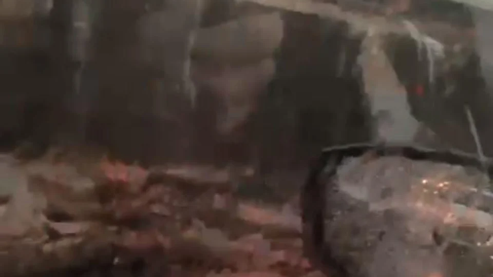 Veja vídeo de muro que caiu durante forte chuva na zona Norte de Manaus