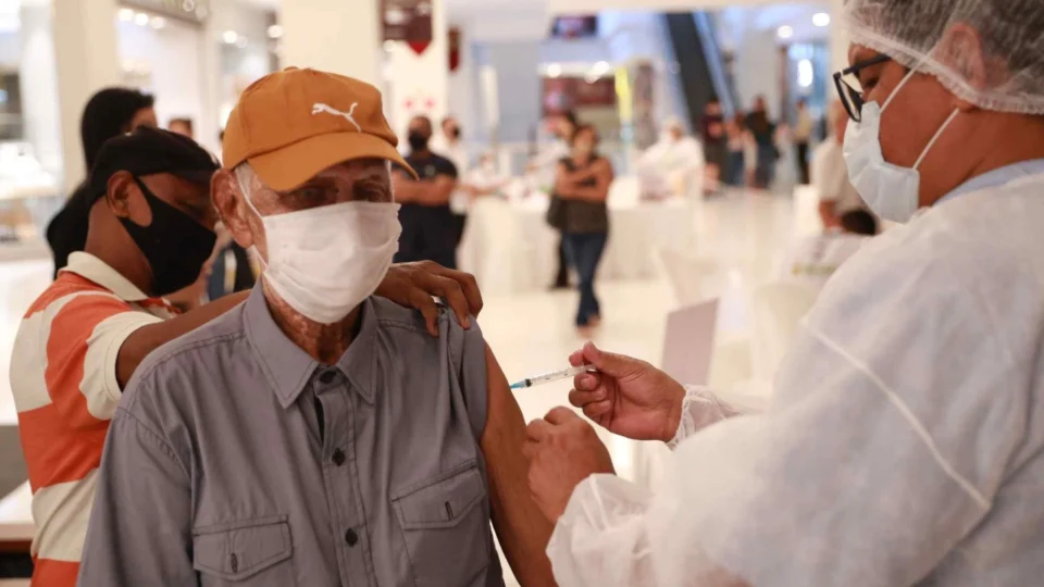 Vacina Amazonas: 5.099.075 já foram aplicadas no AM até este sábado (4)