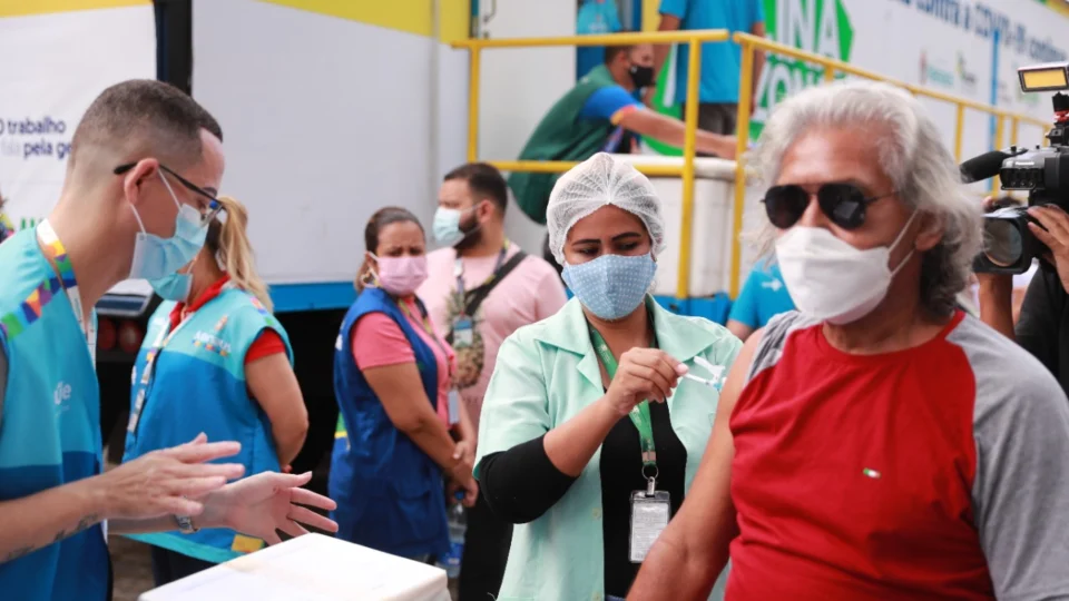 Mega Vacinação acontece hoje no AM para intensificar número de imunizados contra a Covid-19