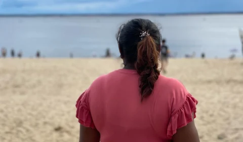 Desesperados, familiares querem solução sobre desaparecimento de pedreiro na praia da Ponta Negra