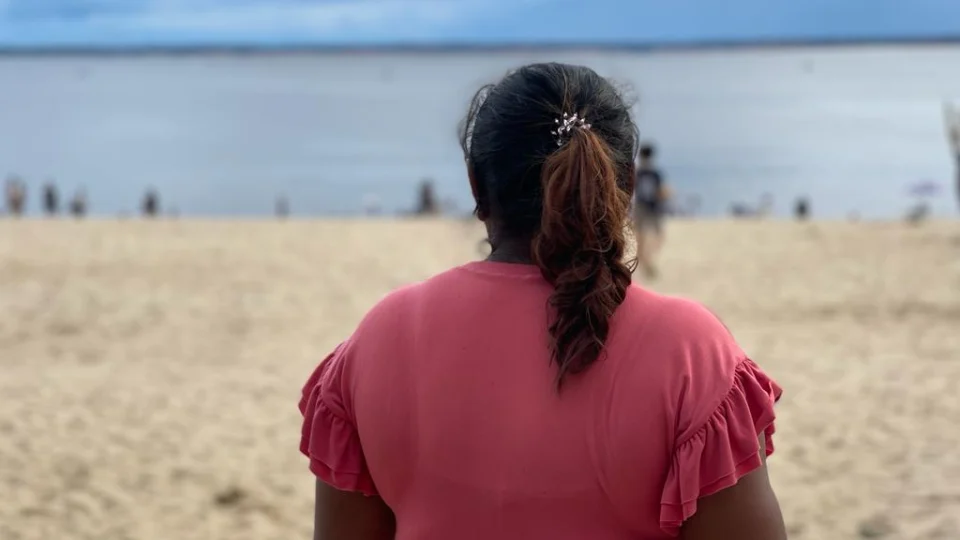 Desesperados, familiares querem solução sobre desaparecimento de pedreiro na praia da Ponta Negra