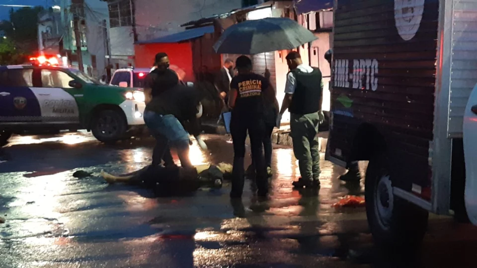 Tiroteio deixa um morto e dois feridos no São José 2