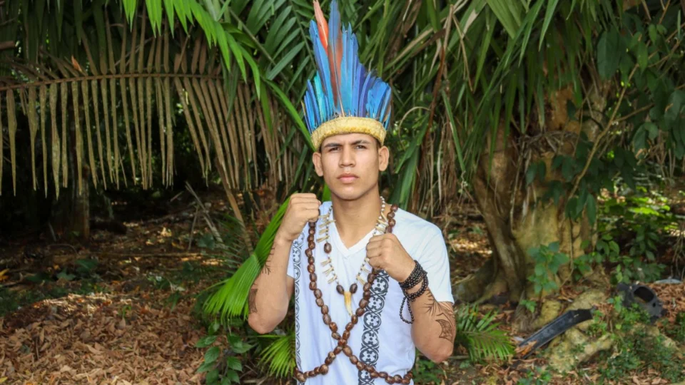 Saiba quem é o jovem indígena que irá disputar campeonato de MMA em Manaus no fim de semana