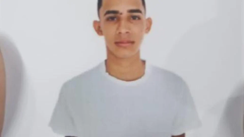 VÍDEO; Funcionário da Bemol é morto a tiros durante assalto em ônibus da linha 444