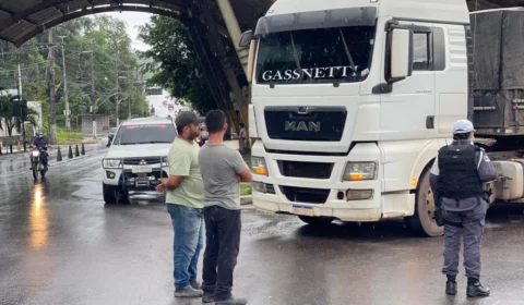 VEJA VÍDEO de acidente entre carreta bitrem e baú, na Barreira de da BR-174 com AM-010