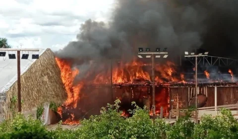 VEJA VÍDEOS – Incêndio de grandes proporções atinge complexo de entretenimento em Brasília