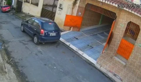 Assaltantes invadem casa  de enfermeira e fazem arrastão ; Veja vídeos