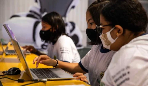 Mais de 2 mil alunos da rede pública participaram de projeto empreendedor em 2021, no Amazonas