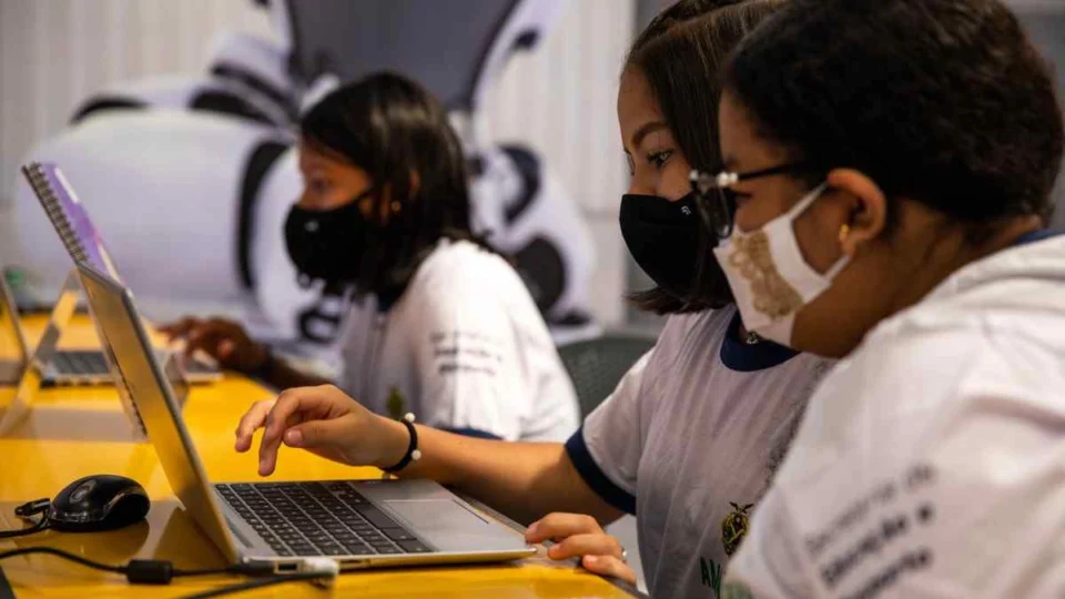 Mais de 2 mil alunos da rede pública participaram de projeto empreendedor em 2021, no Amazonas