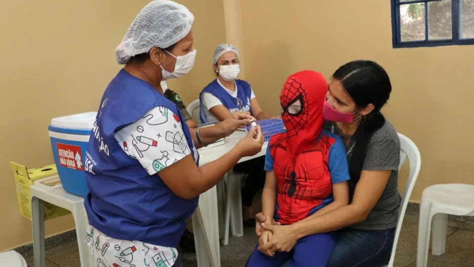 Manaus registra 9,5 mil crianças com atraso vacinal