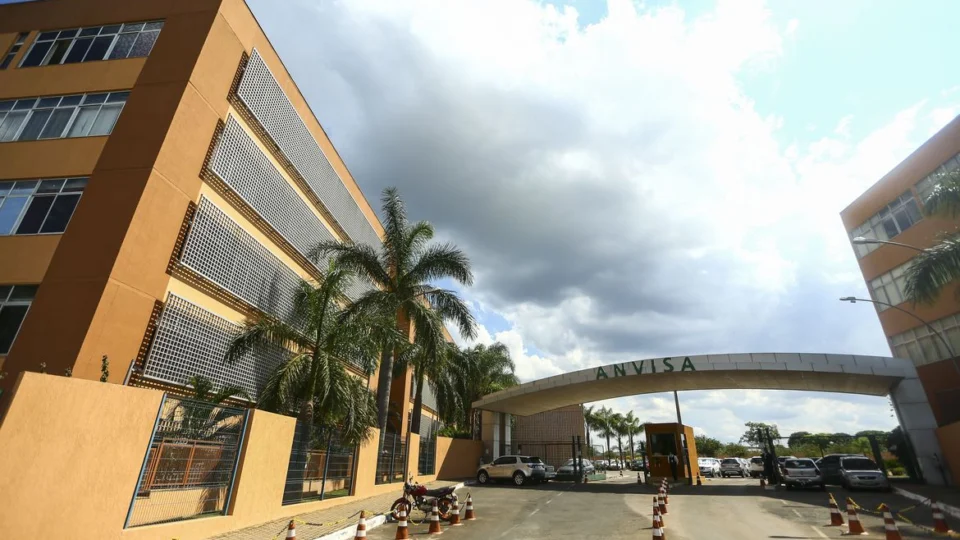 Explosão de casos de covid-19 em cruzeiros motivou suspensão