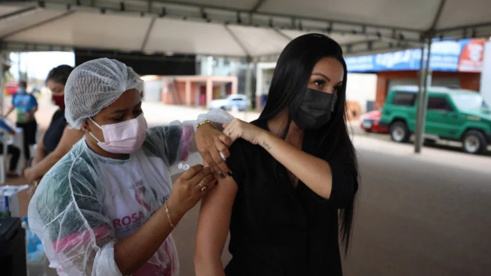 Manaus tem mais de 50 pontos de vacinação contra Covid-19 nesta semana