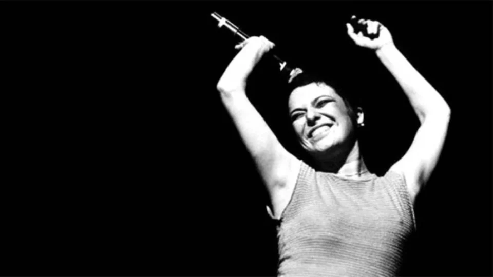 40 anos sem Elis Regina. Relembre carreira da “Pimentinha”