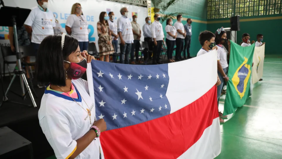 Prefeitura de Manaus realiza abertura do ano letivo em escolas ribeirinhas na região do Tarumãzinho