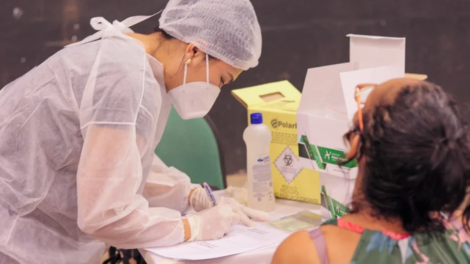 Mais de 56 mil testes de Covid-19 já foram realizados em Manaus, 51,5% tiveram resultado positivo