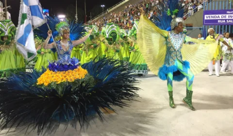 Lei transforma mestre-sala e porta-bandeira em patrimônio do Rio